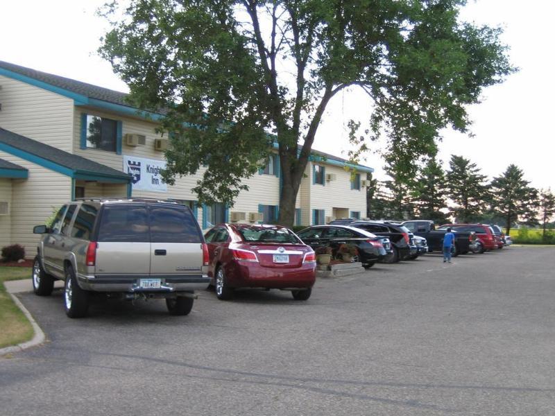 Knights Inn Litchfield Mn Exterior photo